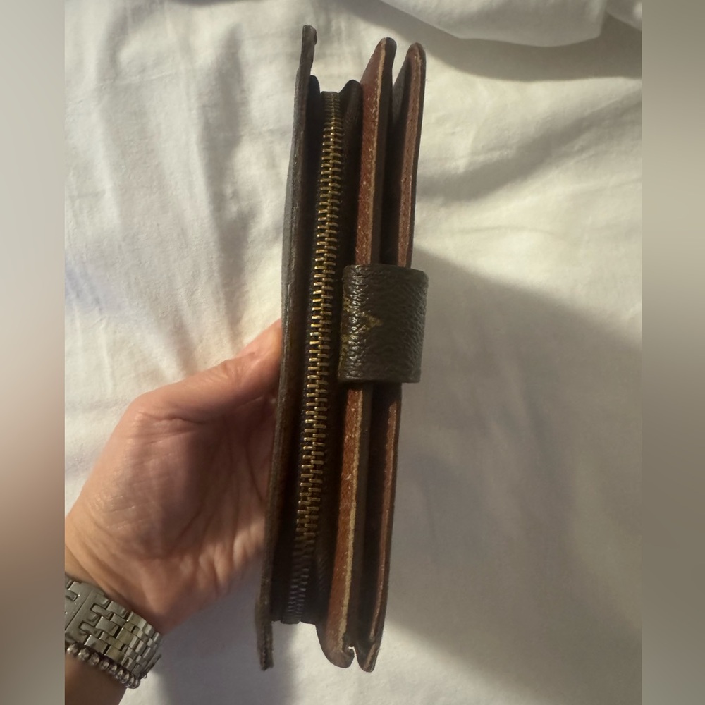 Louis Vuitton Monogram Canvas Brown and Gold Snap Closure Wallet - Picture 4 of 17